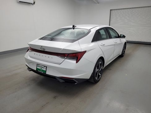 Used 2022 Hyundai Elantra SEL w/ Convenience + Premium Package FWD image 9