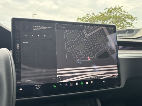 Used 2022 Tesla Model S AWD/4WD image 23