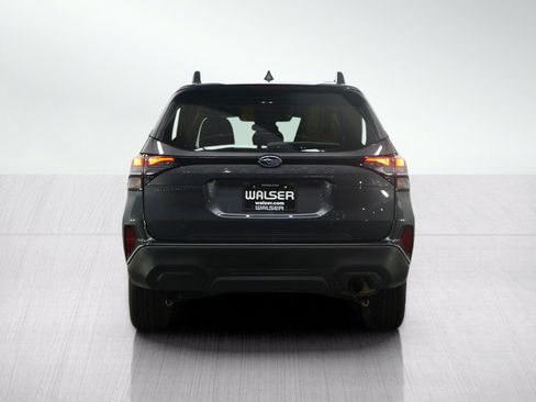 Used 2025 Subaru Forester Premium AWD/4WD image 4
