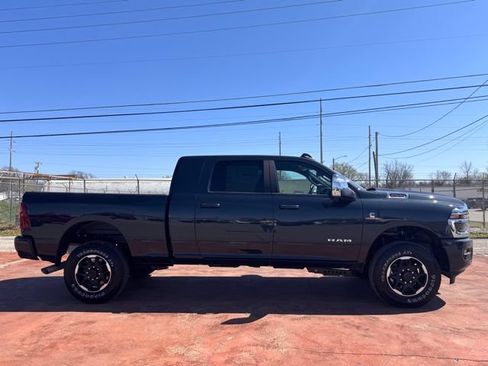 New 2026 RAM 2500 Laramie AWD/4WD image 4