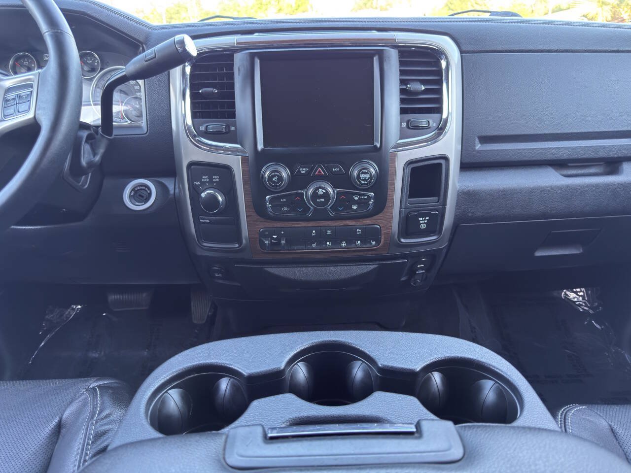Used 2015 RAM 2500 Laramie AWD/4WD image 18