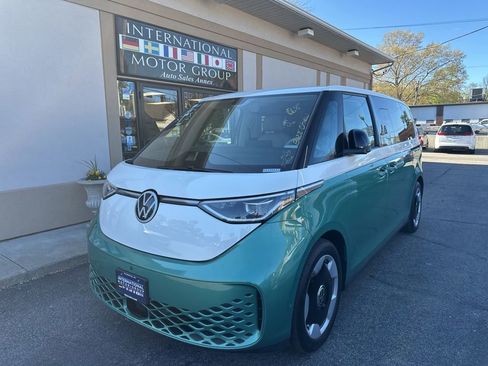 Used 2025 Volkswagen ID. Buzz Pro S Plus AWD/4WD image 3