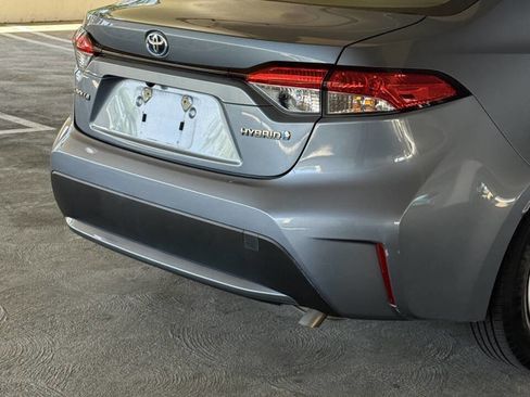 Used 2021 Toyota Corolla LE image 15