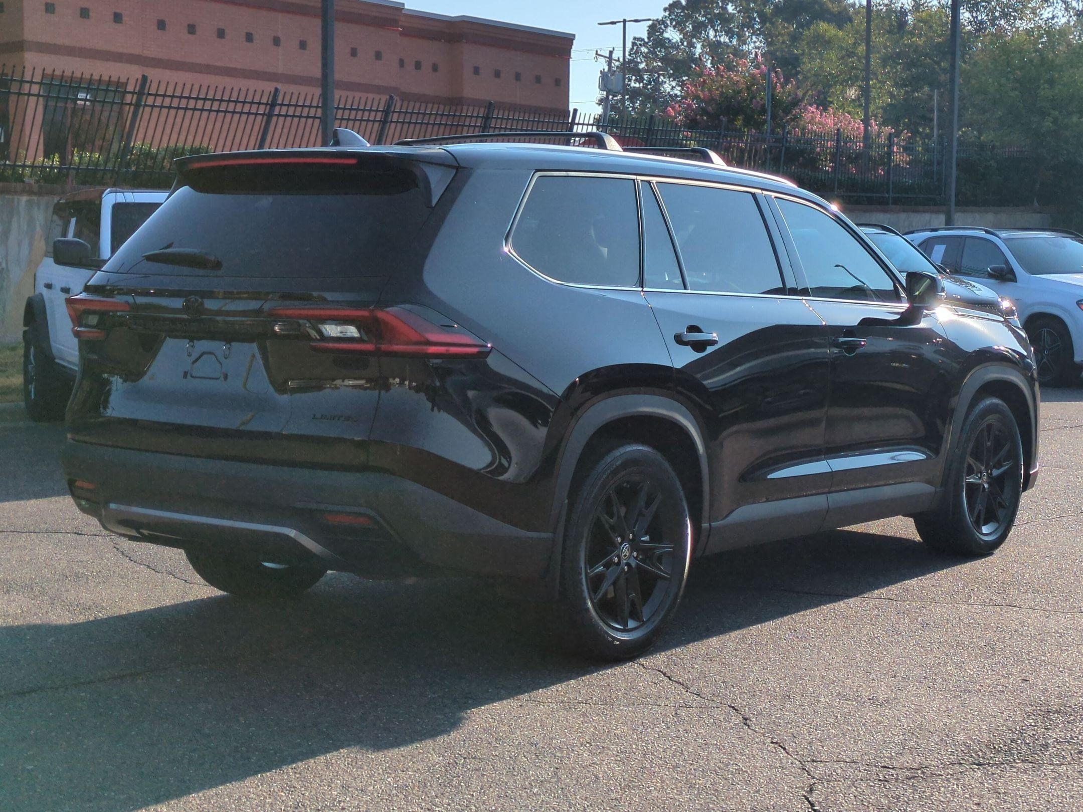 Used 2025 Toyota Grand Highlander FWD image 2