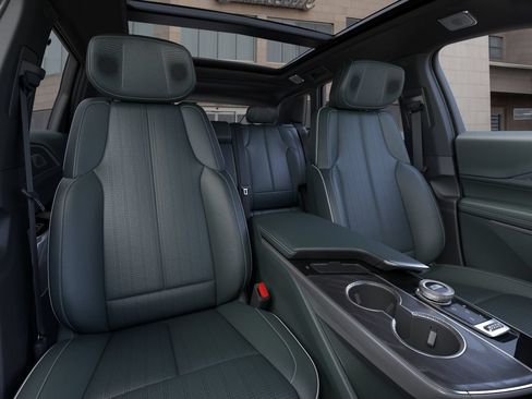 New 2026 Cadillac Lyriq Signature Luxury AWD/4WD image 16