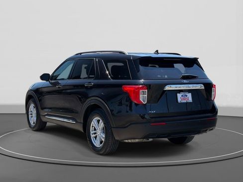 Used 2023 Ford Explorer XLT RWD image 7