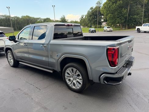 Used 2024 GMC Sierra 1500 Denali w/ Technology Package AWD/4WD image 10