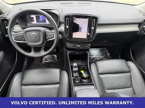 Certified 2025 Volvo XC40 B5 Plus AWD/4WD image 12