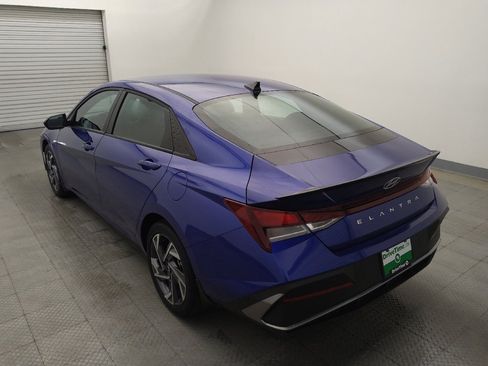 Used 2025 Hyundai Elantra Sport FWD image 5