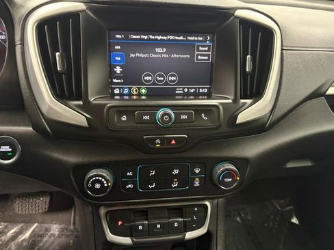 Used 2024 GMC Terrain SLE image 17