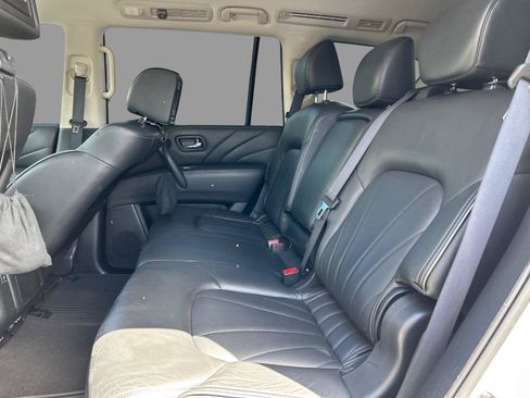 Used 2015 INFINITI QX80 4WD w/ Deluxe Technology Package image 37