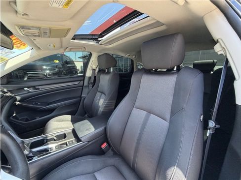 Used 2018 Honda Accord EX image 19