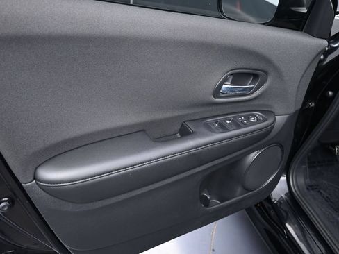 Used 2021 Honda HR-V Sport image 12