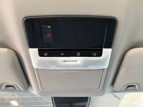 Used 2025 Nissan Altima 2.5 SV FWD image 17