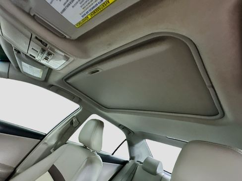 Used 2012 Toyota Camry XLE w/ Leather Pkg FWD image 25