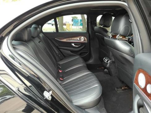 Used 2017 Mercedes-Benz E 300 4MATIC image 27