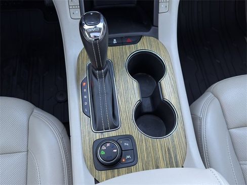 Used 2019 GMC Acadia Denali image 21