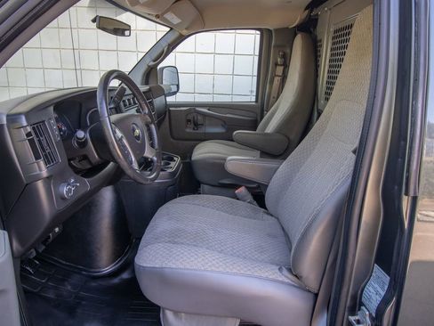 Used 2014 Chevrolet Express 2500 image 13