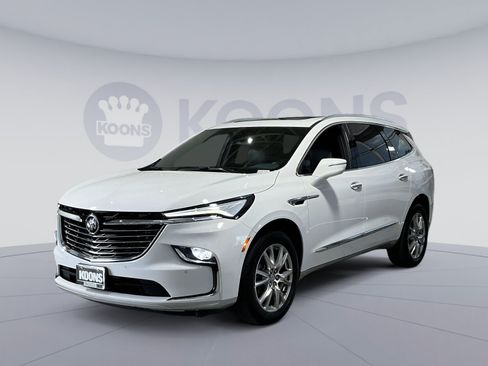 Used 2024 Buick Enclave Essence w/ Experience Buick Package AWD/4WD image 1