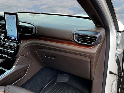 Used 2021 Ford Explorer King Ranch w/ Premium Technology Package AWD/4WD image 29