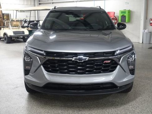 Used 2024 Chevrolet Trax RS w/ Driver Confidence Package image 2