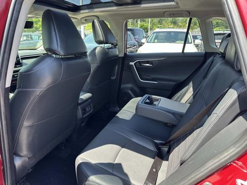 Used 2022 Toyota RAV4 Limited AWD/4WD image 29
