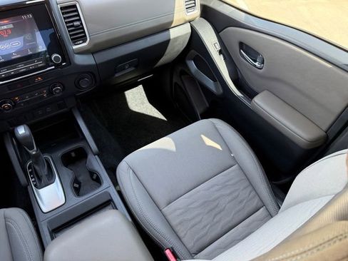 Used 2022 Nissan Frontier SV RWD image 26