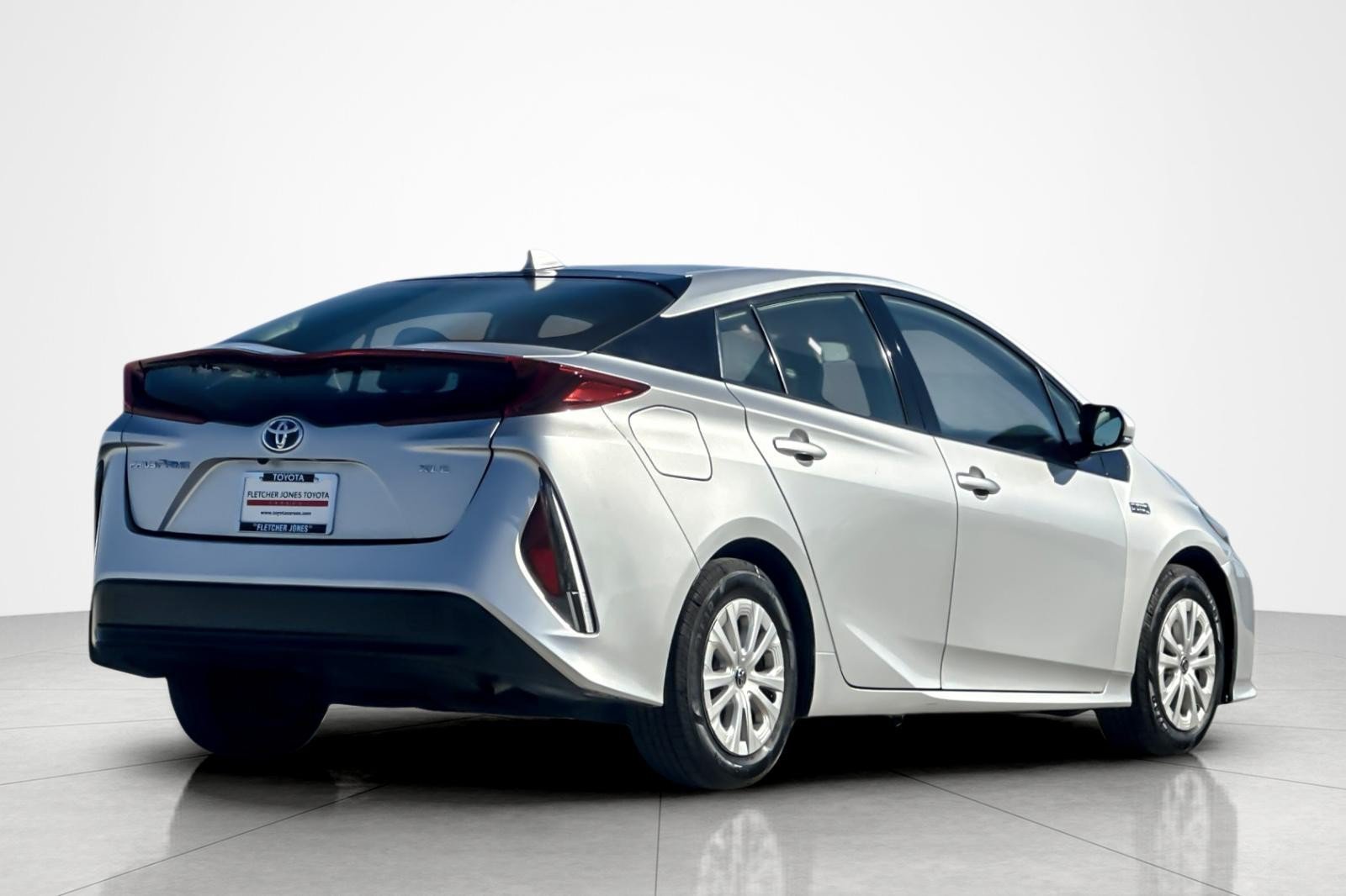 Certified 2020 Toyota Prius Prime XLE FWD image 5