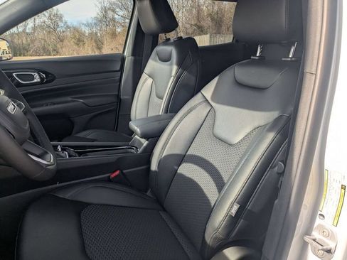 New 2026 Jeep Compass Latitude AWD/4WD image 15