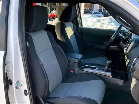 Certified 2023 Toyota Tacoma TRD Sport w/ Technology Package image 9