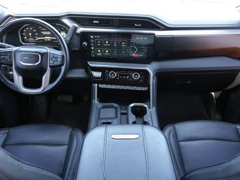 Used 2024 GMC Sierra 2500 Denali AWD/4WD image 2