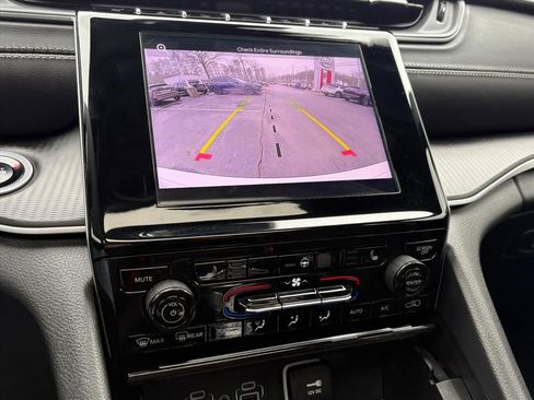 Used 2025 Jeep Grand Cherokee Altitude w/ Trailer Tow Package image 9