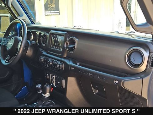 Used 2022 Jeep Wrangler Unlimited Sport AWD/4WD image 30