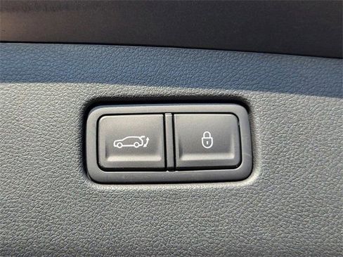 Used 2025 Genesis Electrified GV70 Advanced w/ Prestige Package image 33