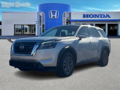 Used 2025 Nissan Pathfinder SV