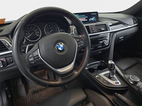 Used 2017 BMW 330e image 18