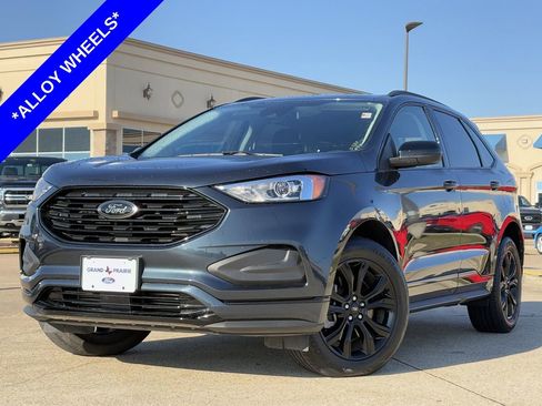 Certified 2023 Ford Edge SE w/ Black Appearance Package image 2