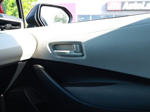 Used 2022 Toyota Corolla LE FWD image 25