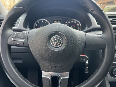 Used 2014 Volkswagen Passat Wolfsburg Edition image 20