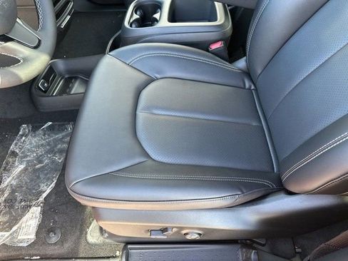 New 2026 Chrysler Pacifica Select w/ S Appearance Package FWD image 20