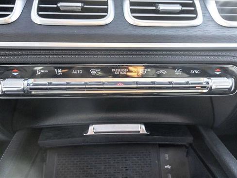 Certified 2025 Mercedes-Benz GLS 450 4MATIC image 19