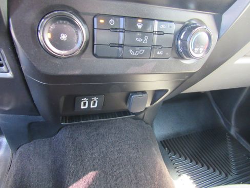 Used 2020 Ford F150 XLT w/ Trailer Tow Package image 23