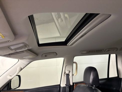 Used 2018 Nissan Armada SL w/ Moonroof Package image 37