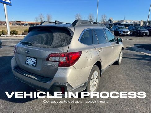 Used 2018 Subaru Outback 2.5i Premium w/ Popular Package #1 image 3