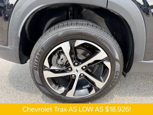 Used 2024 Chevrolet Trax RS w/ Driver Confidence Package FWD image 28