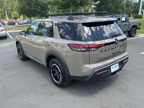 Used 2023 Nissan Pathfinder Rock Creek AWD/4WD image 8