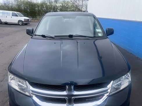 Used 2013 Dodge Journey SXT FWD image 2