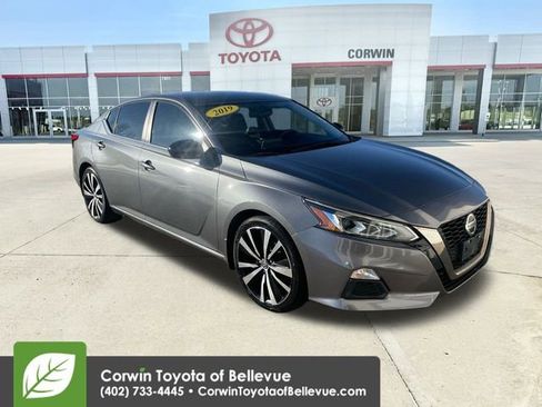 Used 2019 Nissan Altima 2.5 SR image 2