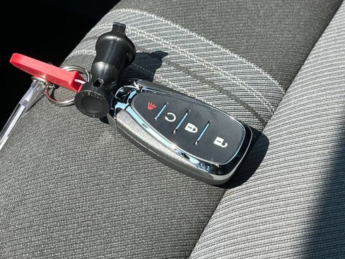 Used 2025 Chevrolet Blazer LT FWD image 21