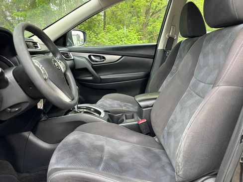 Used 2015 Nissan Rogue S image 14